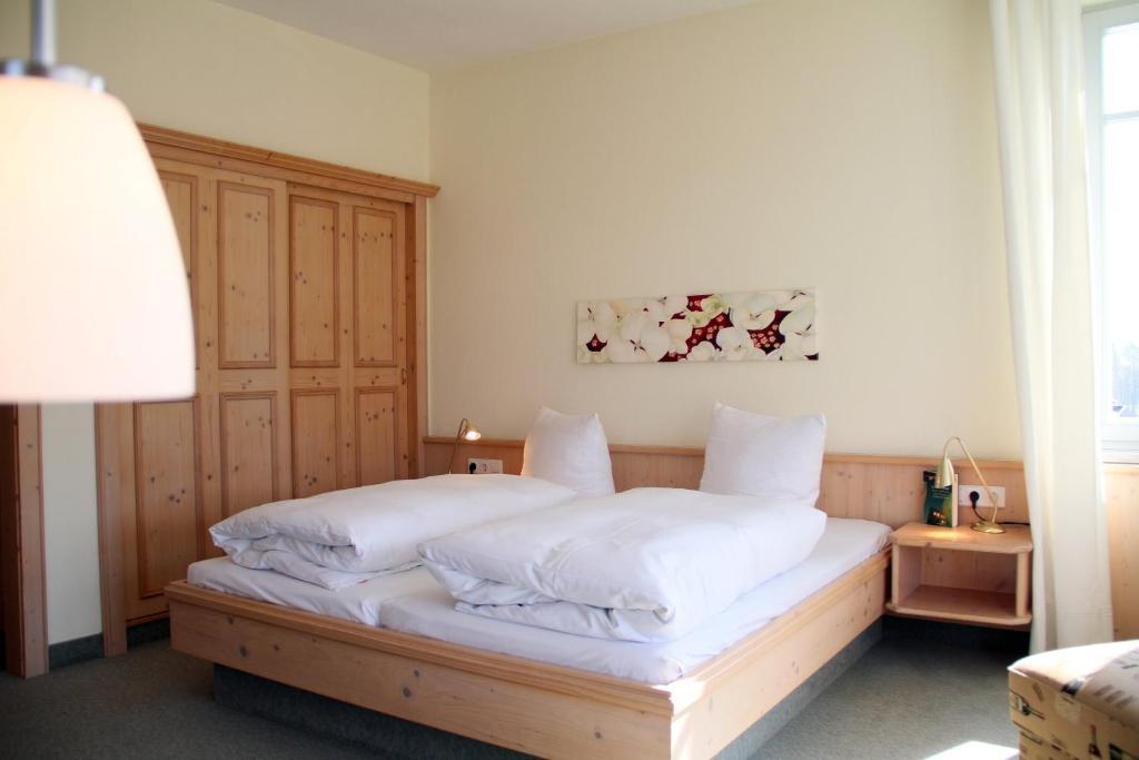 Landgasthof Gut Deutenhof Bad Abbach Room photo